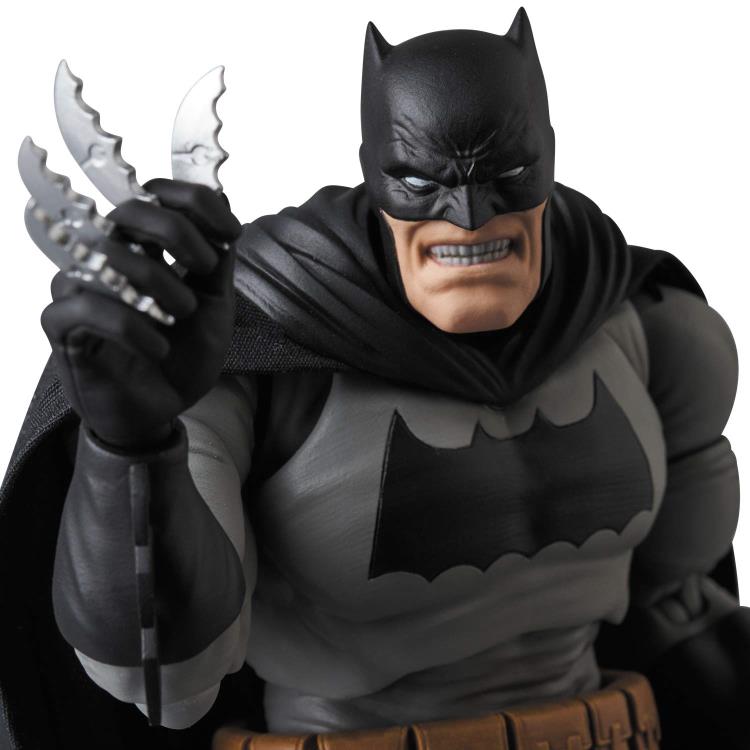 Mafex No. 106 DC Comics Frank Miller's The Dark Knight Returns Batman Action Figure Medicom