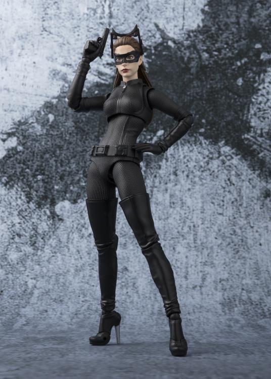 S.H. Figuarts DC ComicsCatwoman Batman: The Dark Knight Rises Ver Action Figure