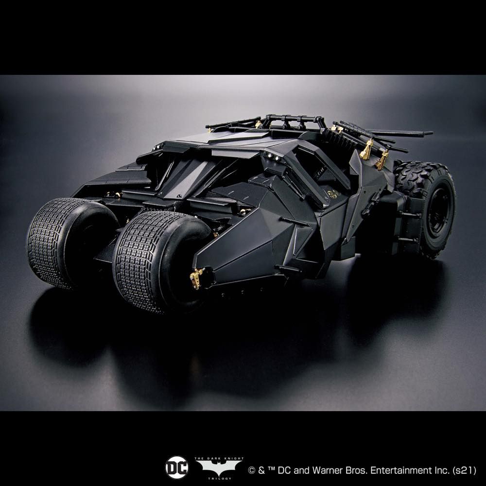 Bandai 1/35 The Dark Knight Trilogy Batmobile (Tumbler) [Batman Begins Ver.) Model Kit