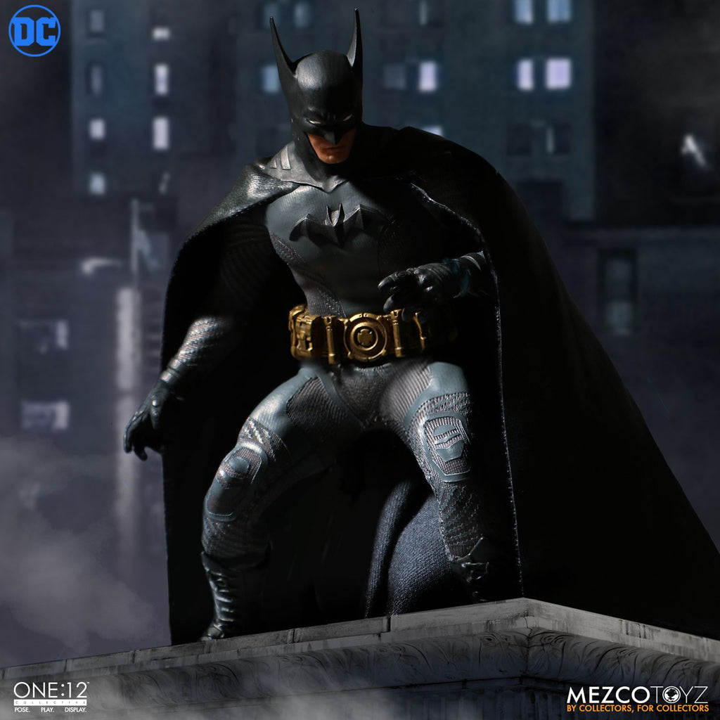 Mezco Toyz ONE:12 Collective: Ascending Knight Batman Action Figure