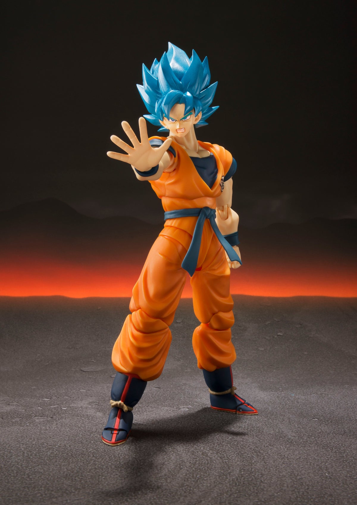 S.H. Figuarts Dragon Ball Super Saiyan God Super Saiyan Goku Blue Action Figure