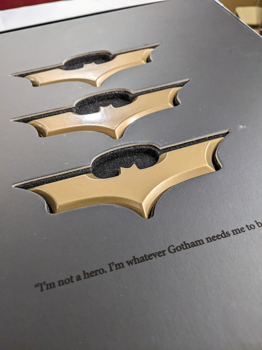 Hot Toys 1/6 The Dark Knight Batman Movie Masterpiece Sixth Scale Figure DX02 *Open Box*