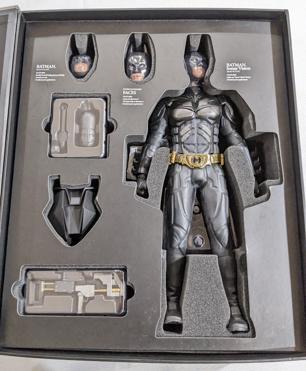 Hot Toys 1/6 The Dark Knight Batman Movie Masterpiece Sixth Scale Figure DX02 *Open Box*